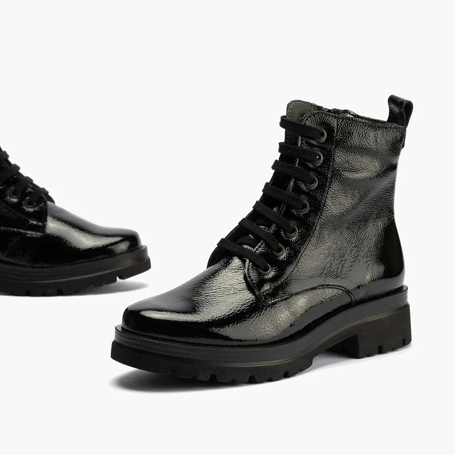 Bota Militar en Charol Negro Pitillos