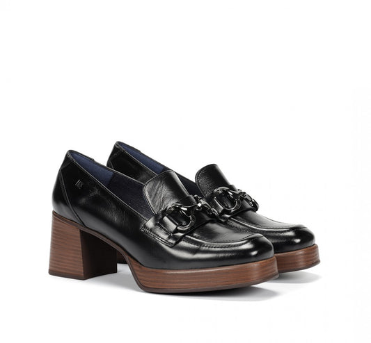 Zapato "Cristel" Negro con Plataforma Dorking by Fluchos